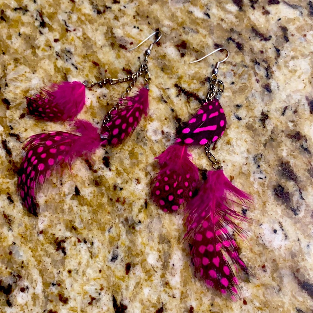 🌸 4/$20 🌸Hot pink feather earrings